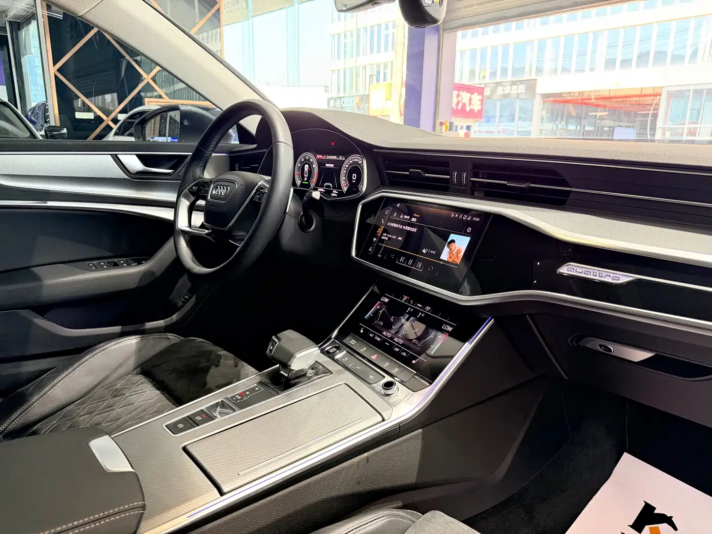 Audi A7L 2024 45TFSI quattro S-line Vision Edition Crystal Package фото 15