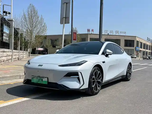 GEELY GALAXY GALAXY E8