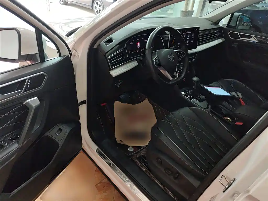 Volkswagen Tiguan L 2022 330TSI Automatic 2WD Smart Edition фото 12