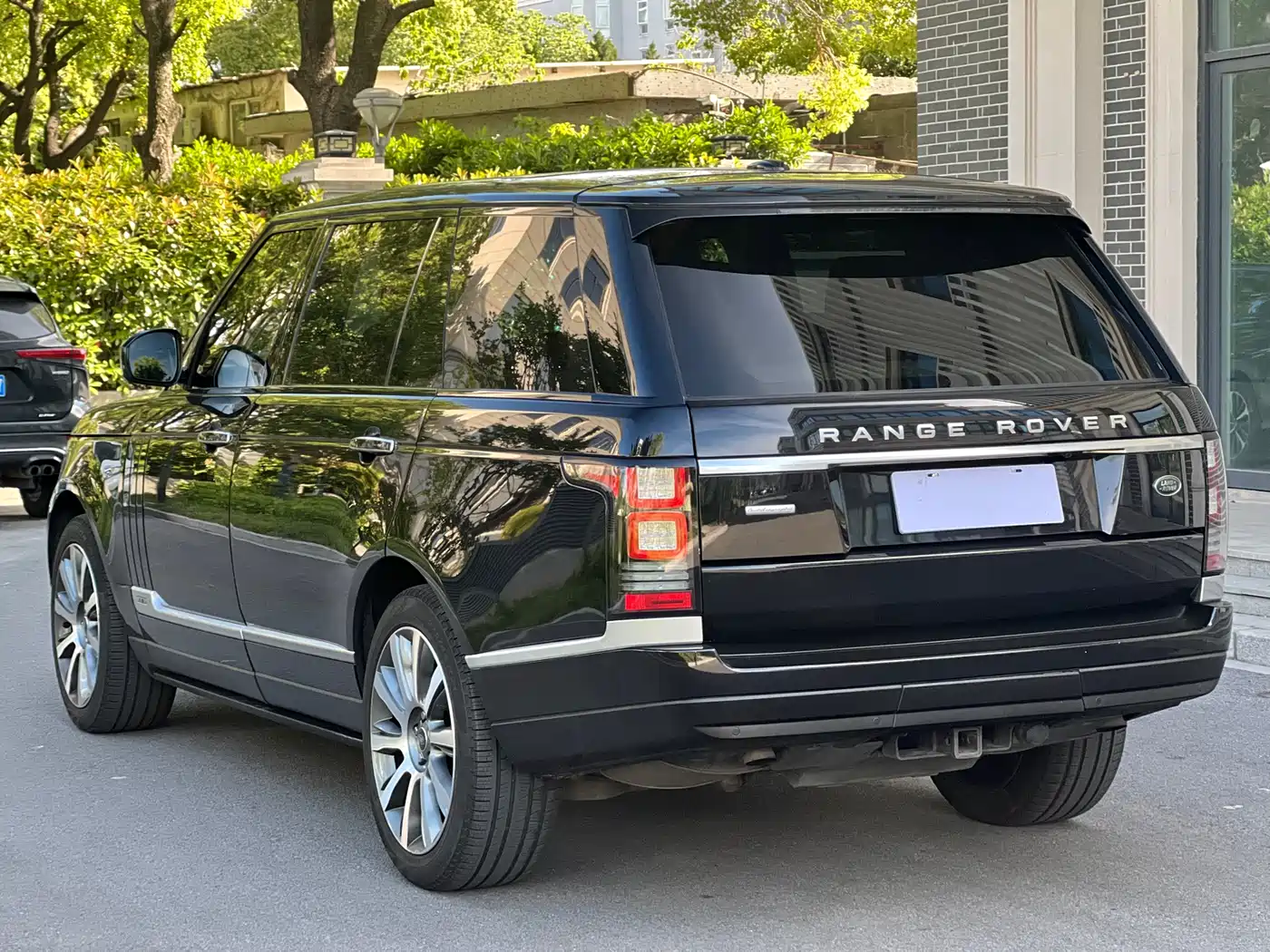 Land Rover Range Rover 2015 5.0 SC V8 AB Prestigious Genesis Extended Edition фото 4