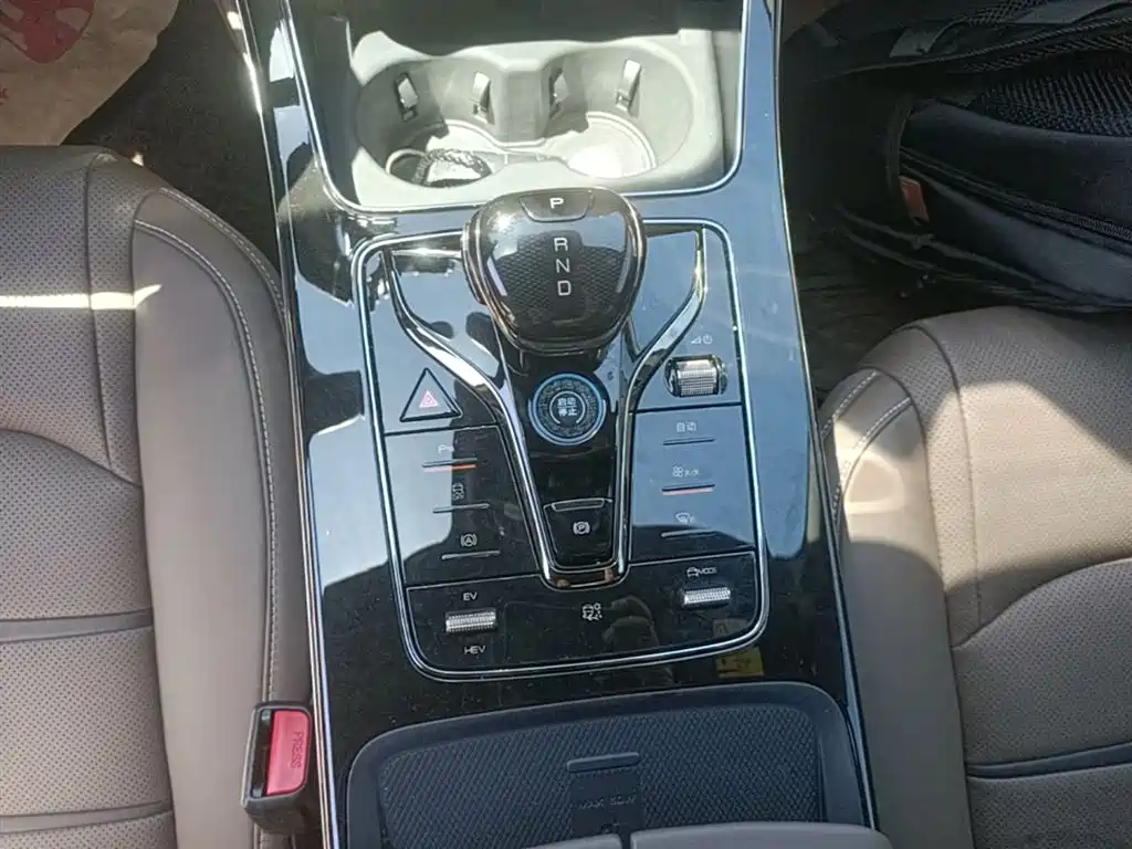 BYD Han 2023 DM-i Champion Edition 121KM Elite фото 10
