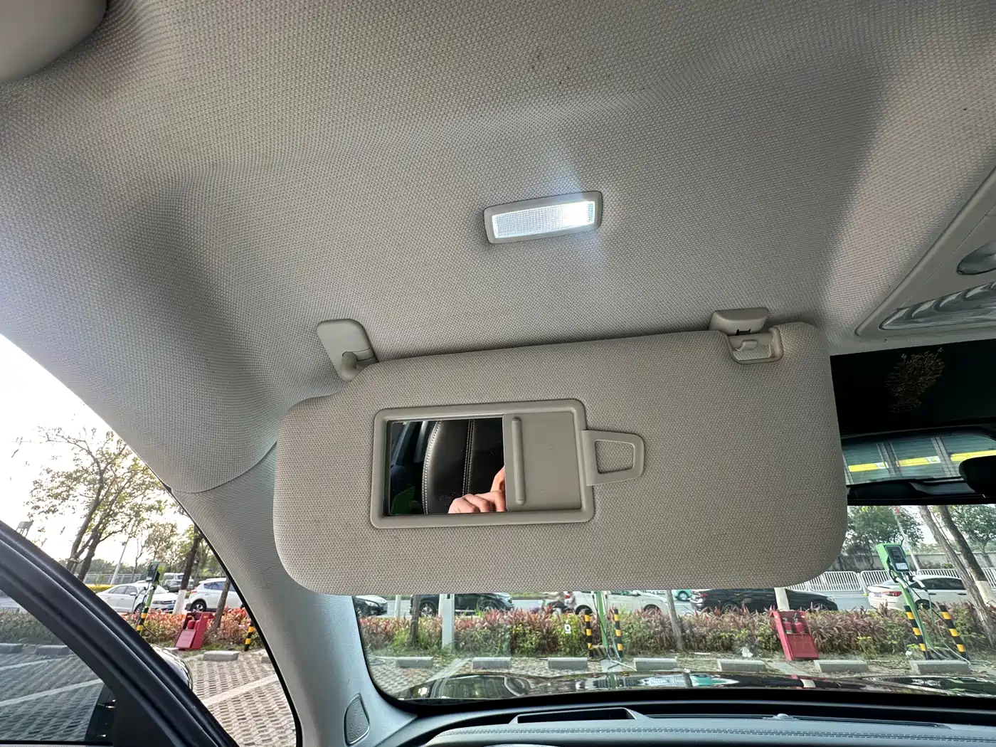 Hongqi HS5 2022 2.0T Smart Connect Premium Edition фото 25