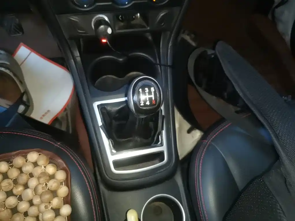 Weichai Yingzhi Yingzhi 737 2017 2015 1.5L Manual Comfort