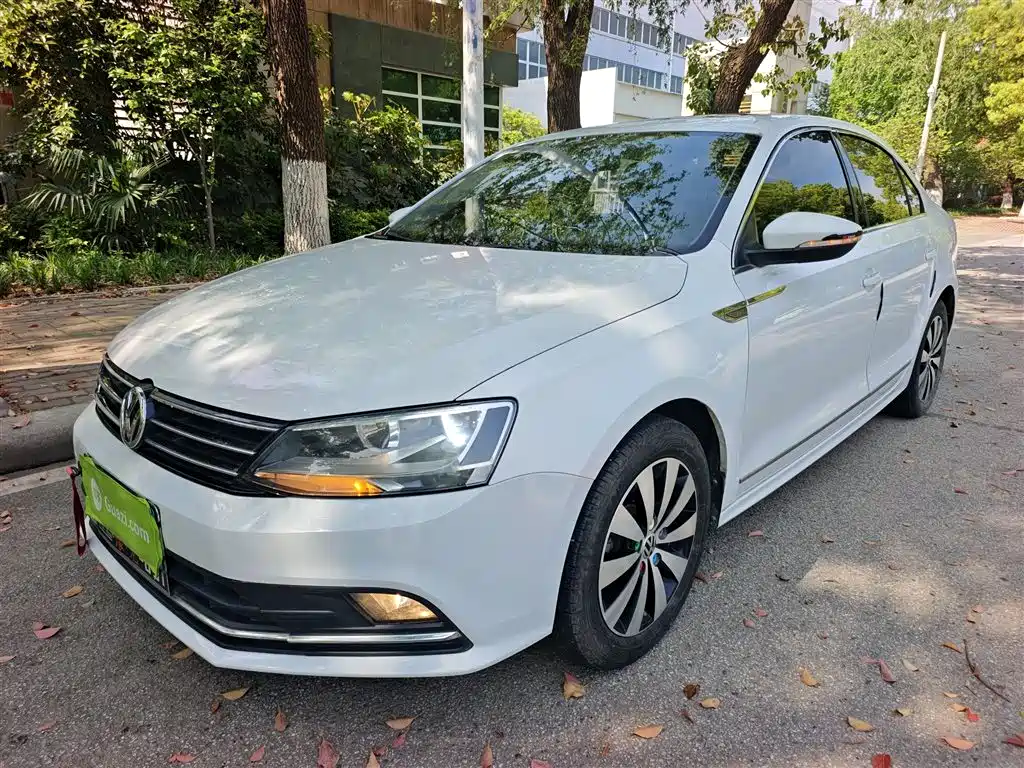 Volkswagen Sagitar 2018 1.6L Automatic Comfort фото 2