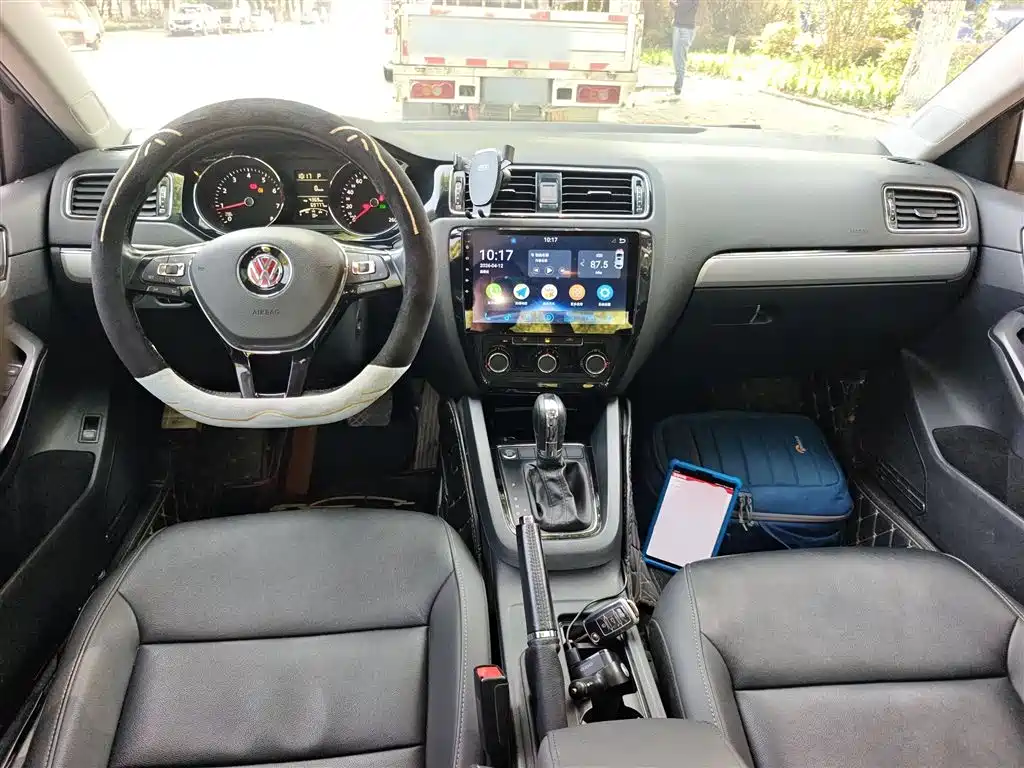 Volkswagen Sagitar 2018 1.6L Automatic Comfort фото 10