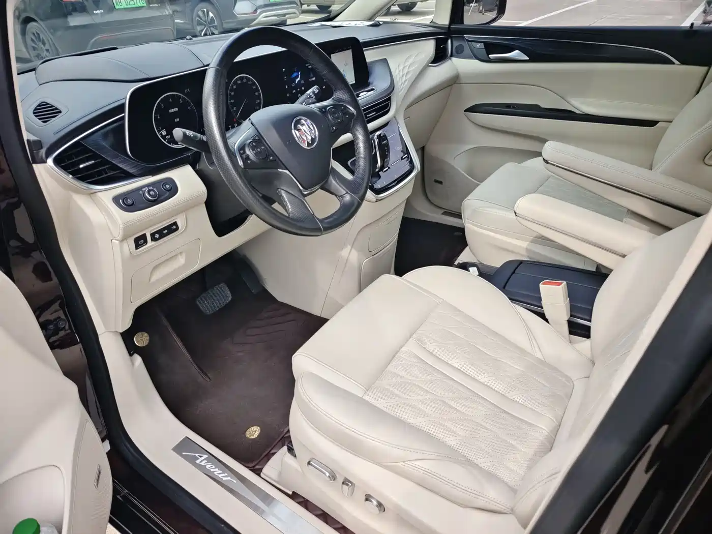 Buick GL8 2022 Avenir 7-Seater Hospitality Edition фото 10