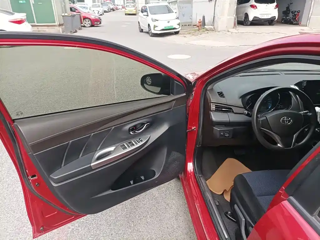 Toyota YARiS L Zhi Xuan 2015 1.5E Auto Charming Edition фото 16