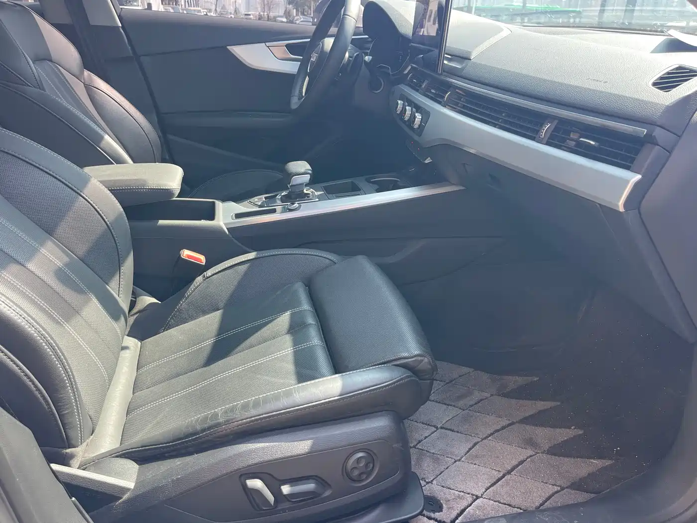 Audi A4L 2023 40 TFSI Fashion Dynamic фото 13