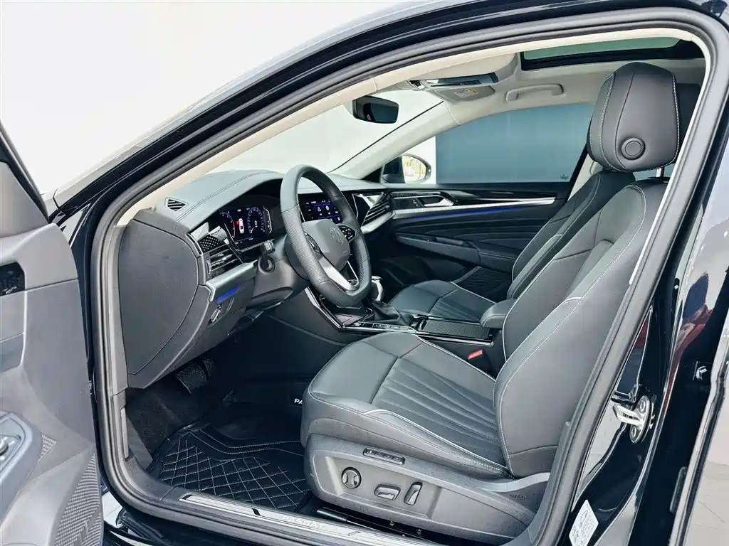 Volkswagen Passat 2023 Facelift 380TSI Luxury Edition фото 13