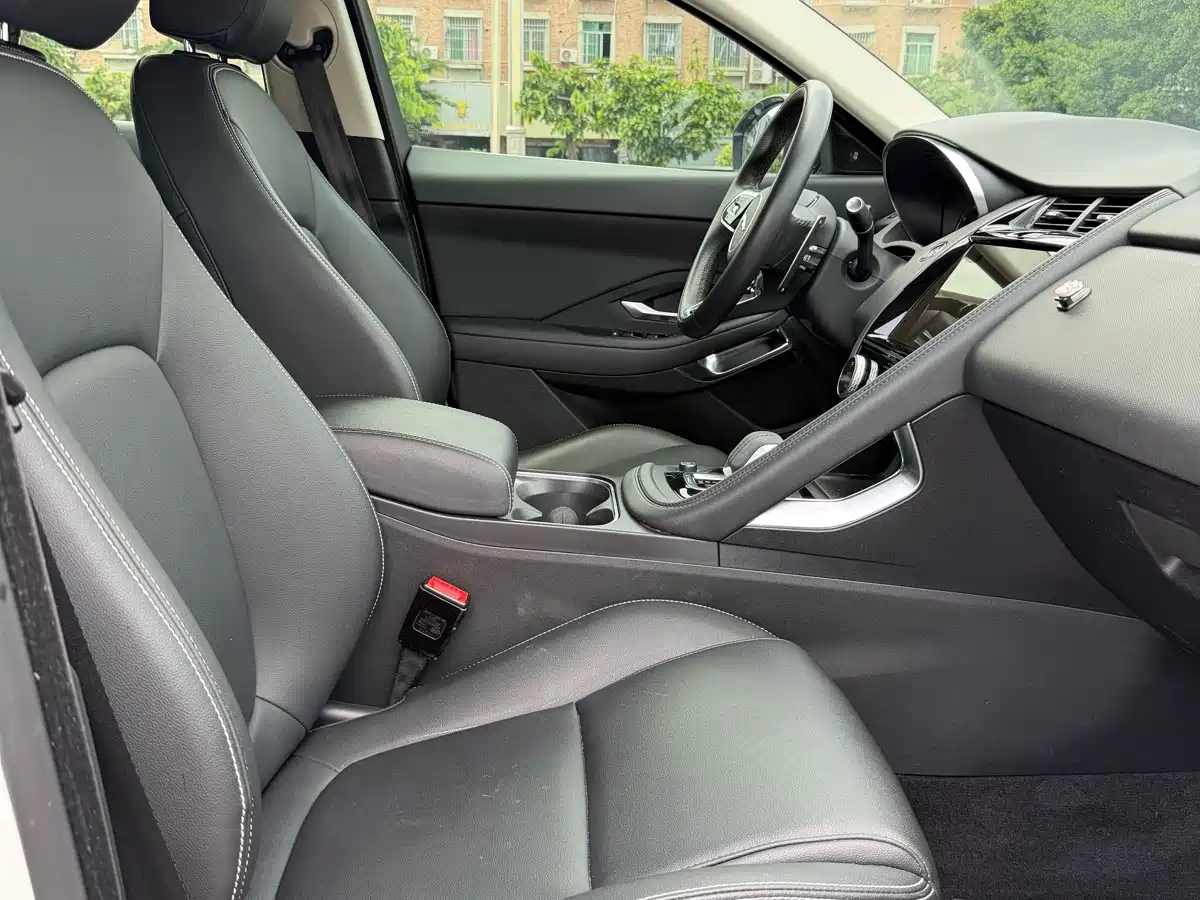 Photo 14 - Jaguar E-PACE