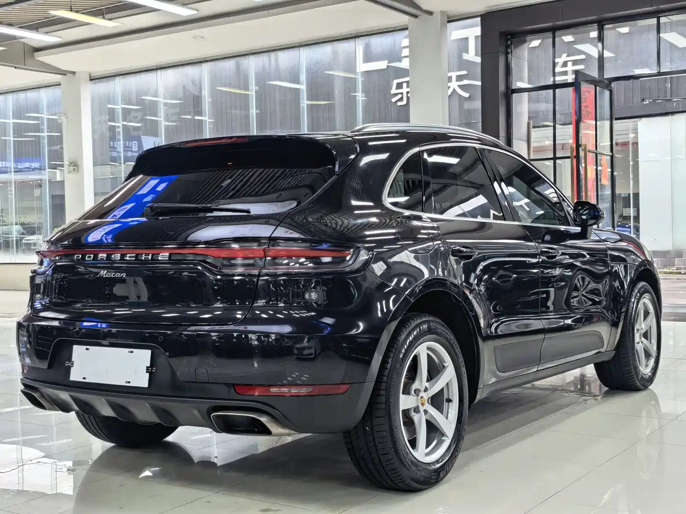 Porsche Macan 2018 Macan 2.0T фото 12