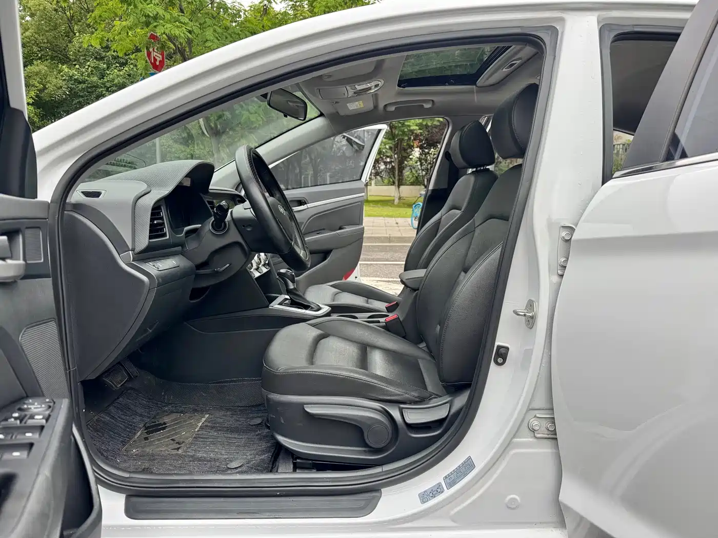 Hyundai Elantra 2020 1.5L CVT Smart Style·Elite фото 9