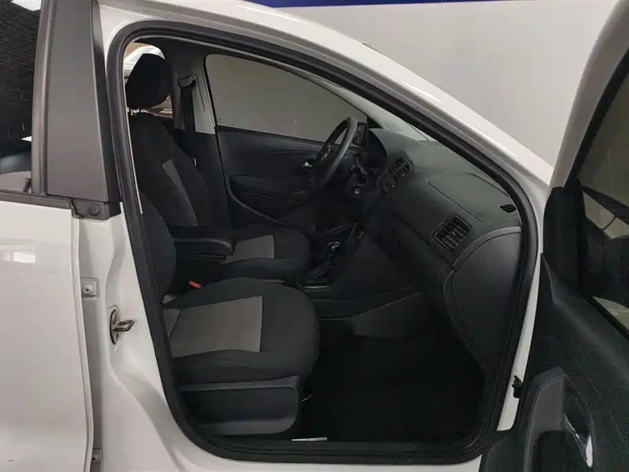 Volkswagen Polo 2018 1.5L Auto Safe Drive фото 8