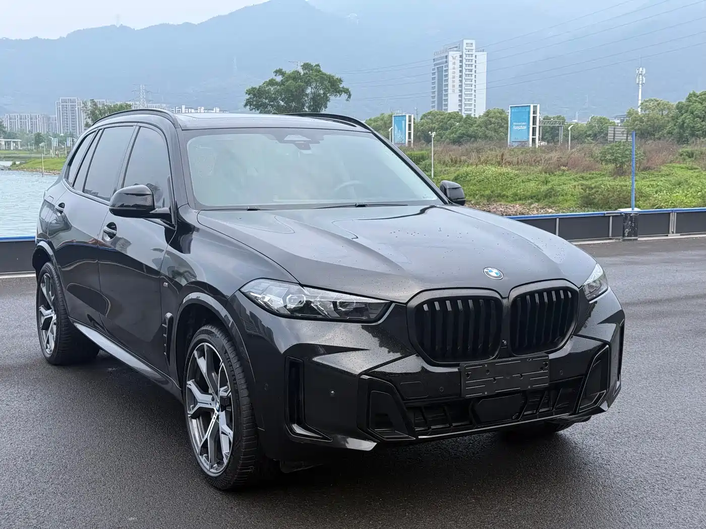 BMW X5 2023 xDrive 30Li Premium M Sport Package фото 3