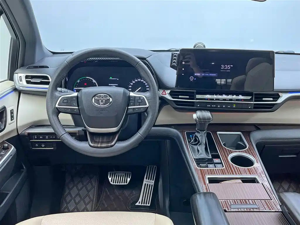 Toyota Granvia 2023 2.5L Hybrid Prestige PLUS Edition фото 21