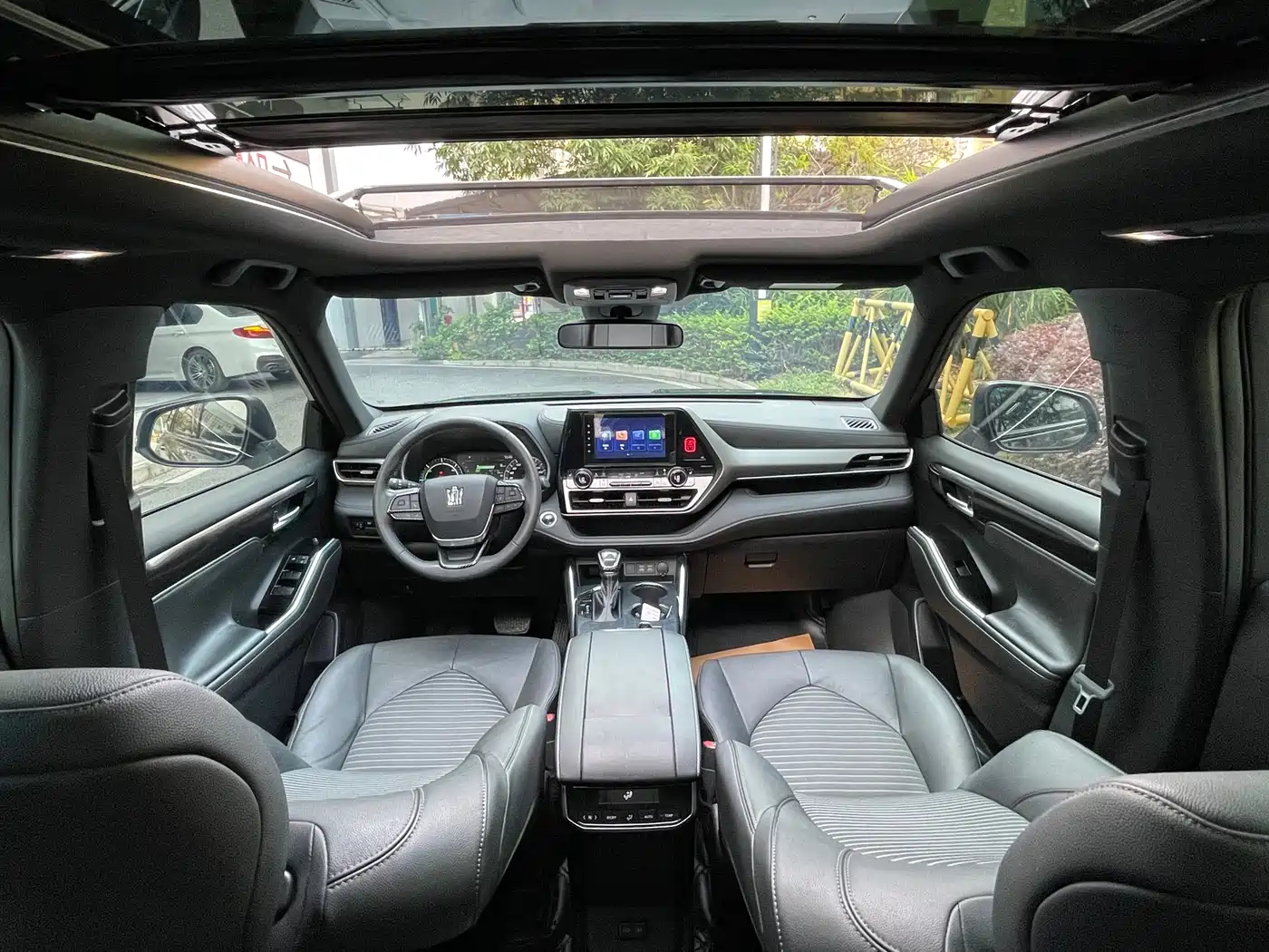 Toyota Crown Kluger 2023 2.5L HEV AWD Luxury Edition фото 14