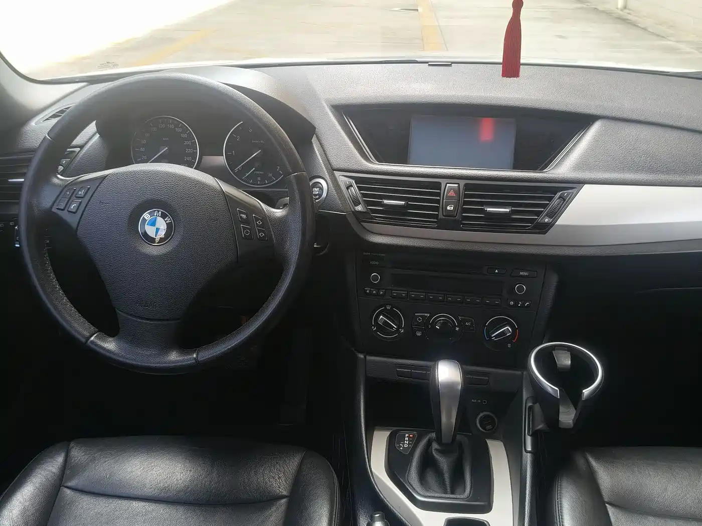 BMW X1 2013 sDrive18i Fashion фото 9