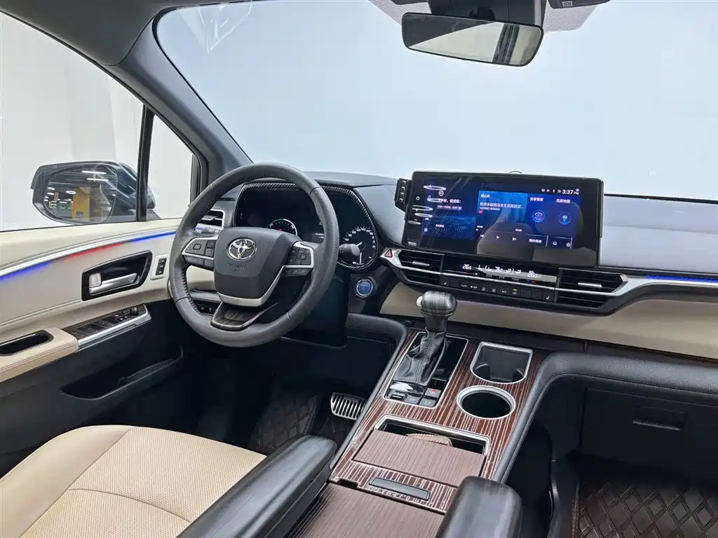 Toyota Granvia 2023 2.5L Hybrid Prestige PLUS Edition фото 25