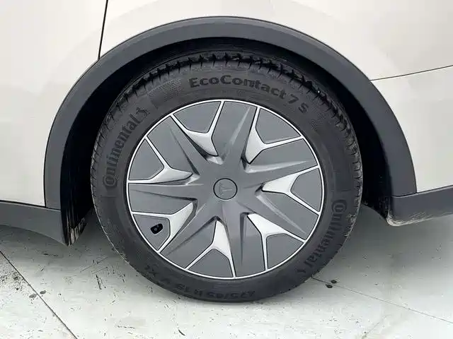 Tesla Model Y L 2025 2025 Facelift Long Range AWD