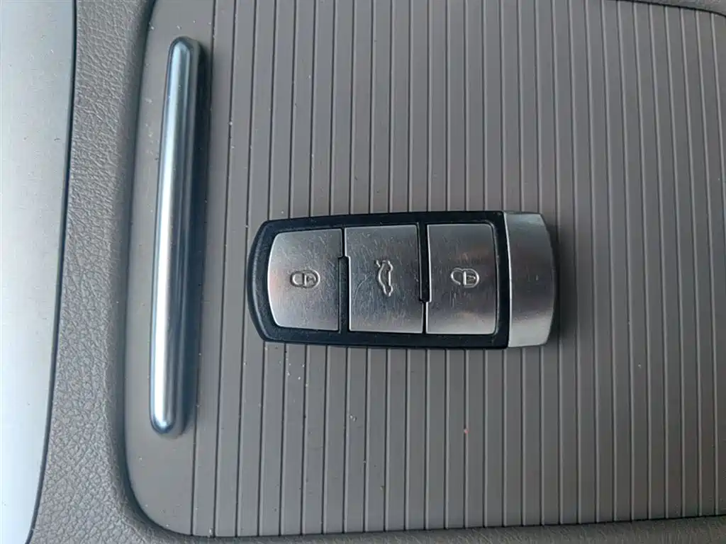 Volkswagen Magotan 2015 Facelift 1.8TSI Luxury фото 9