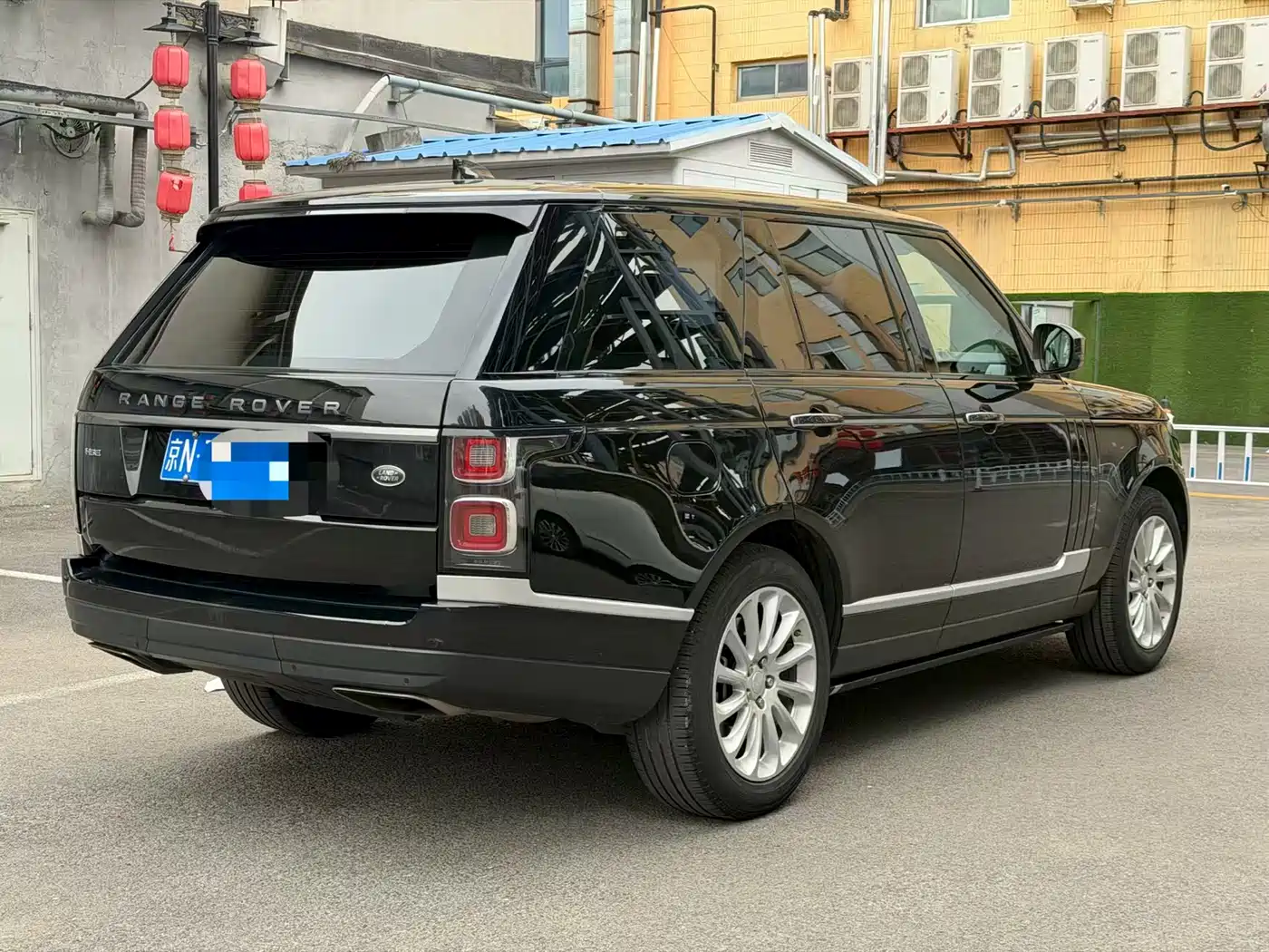 Land Rover Range Rover 2018 3.0 SC V6 Golden Age Edition фото 9