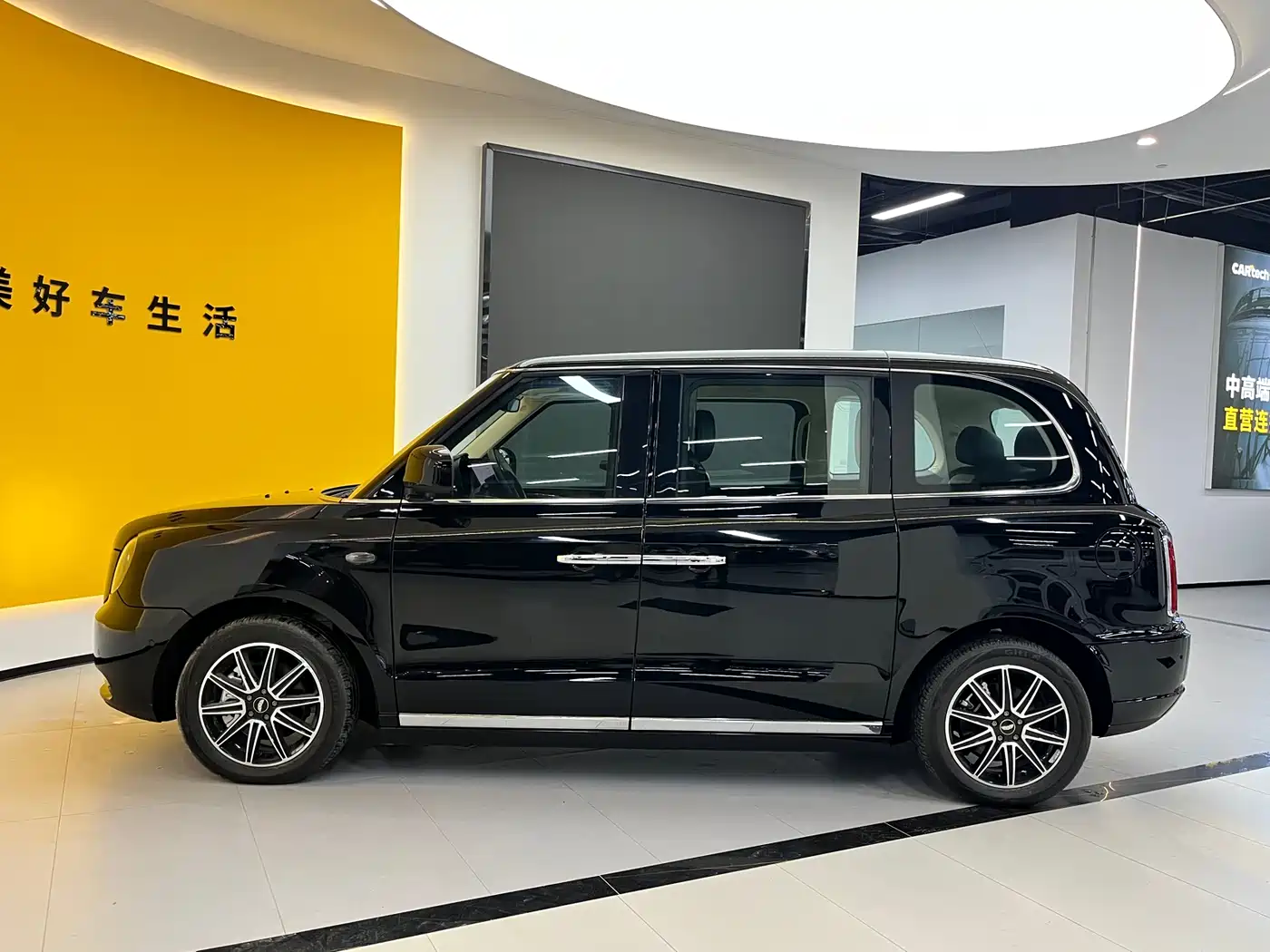 LEVC TX 2022 TX5 Extended Range Freedom Edition фото 7