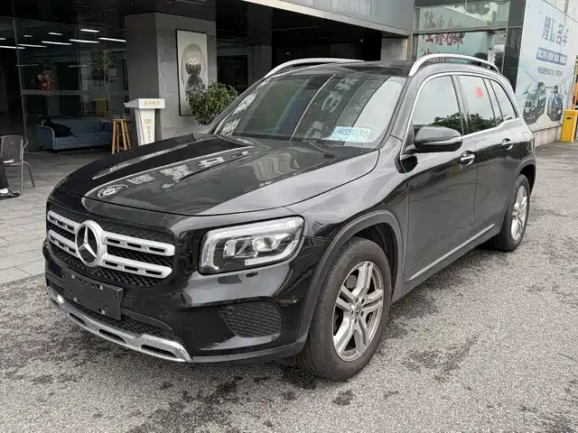MERCEDES-BENZ GLB