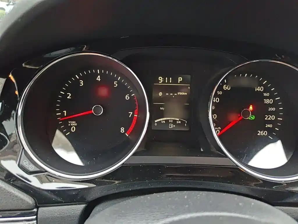 Volkswagen Sagitar 2015 1.6L Automatic Comfort фото 4