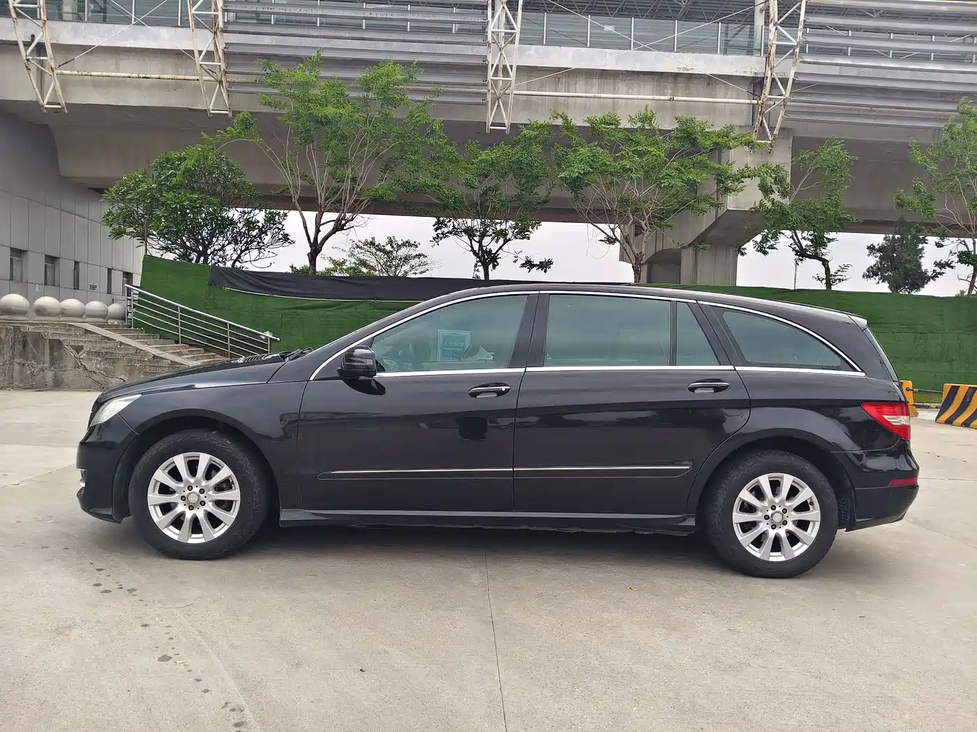 Mercedes-Benz R-Class 2011 R 350 L 4MATIC фото 7