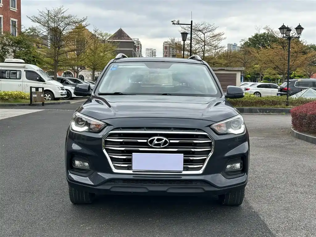 Hyundai Beijing Hyundai ix35 2018 2.0L Automatic 2WD Zhiyong·Enjoyment Edition фото 2