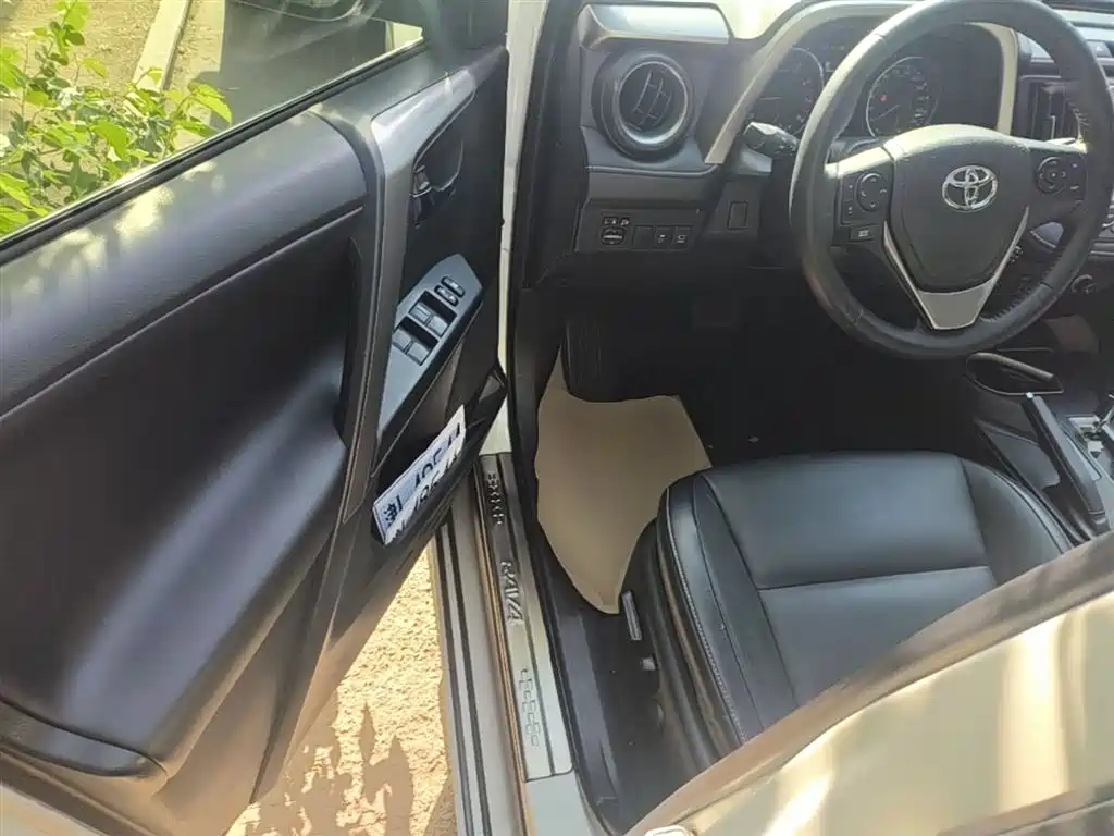 Toyota RAV4 Rongfang 2016 2.0L CVT 2WD Smart (China V) фото 16