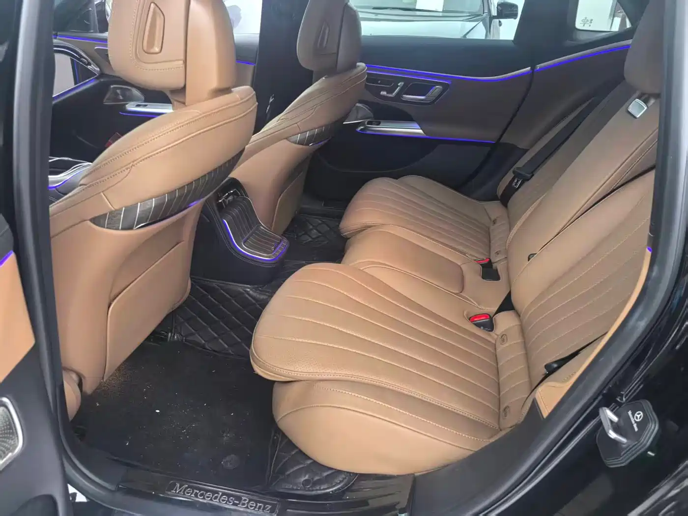 Mercedes-Benz E-Class 2025 E 300 L Luxury фото 6