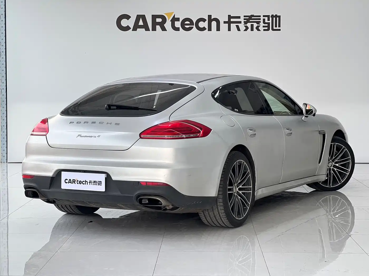 Porsche Panamera 2014 Panamera 4 3.0T фото 5