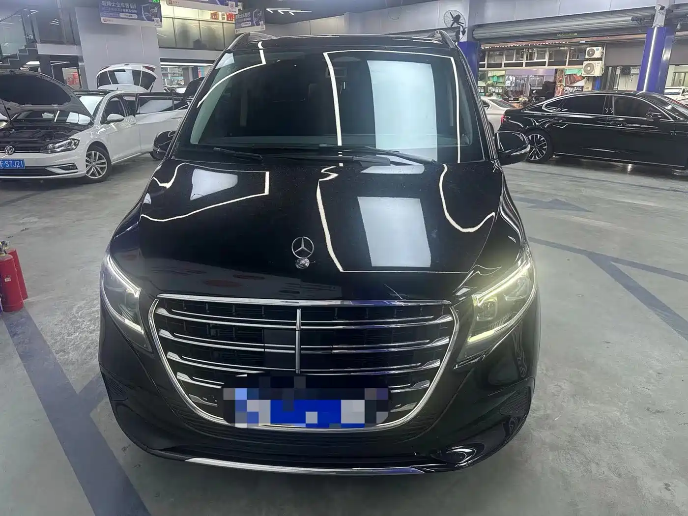 Mercedes-Benz V-Class 2025 2024 V 300 L Long Wheelbase Luxury Edition