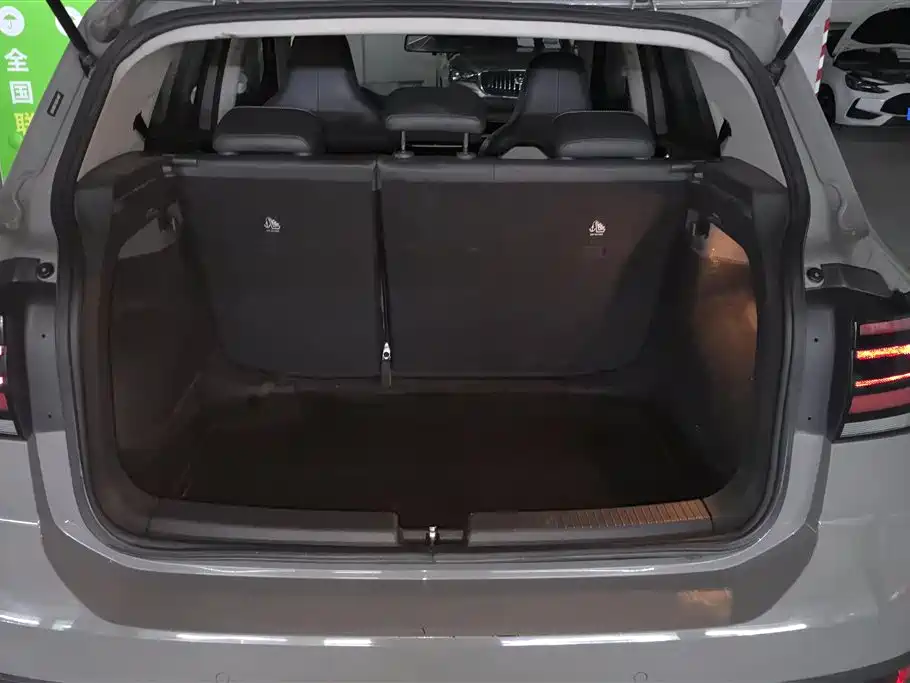 Volkswagen T-Cross 2019 1.5L Automatic Comfort Edition фото 4