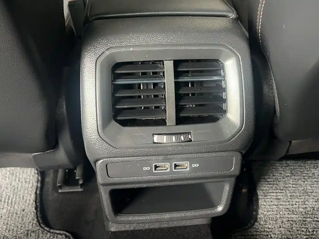 Volkswagen Tharu 2020 280TSI 2WD Luxury Edition China VI фото 19