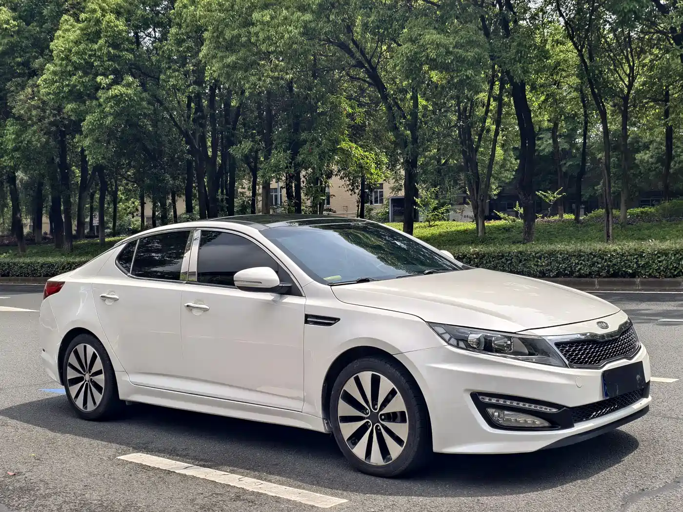 Kia K5 2012 2.0L Automatic DLX-2 фото 3