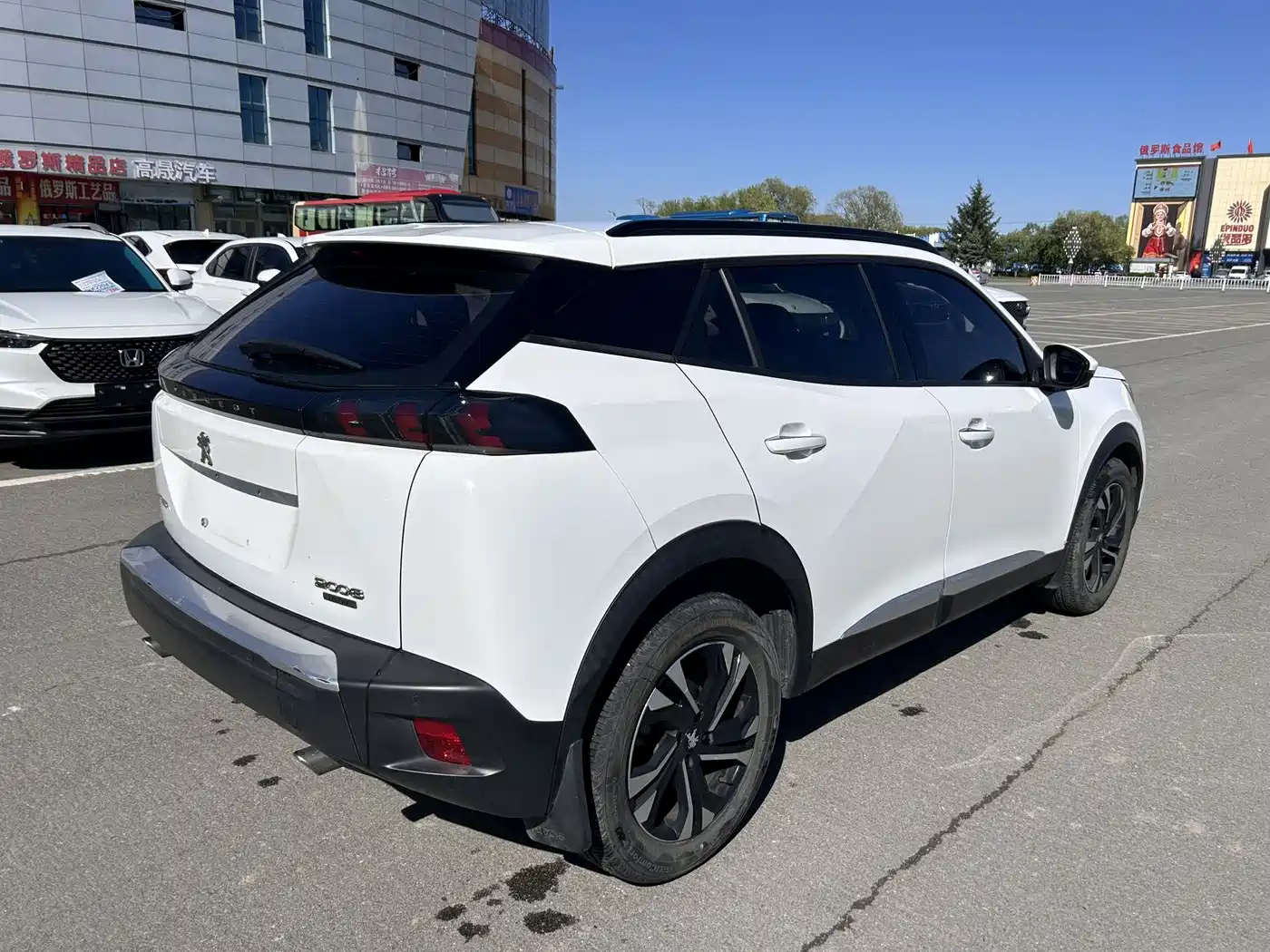 PEUGEOT 2008