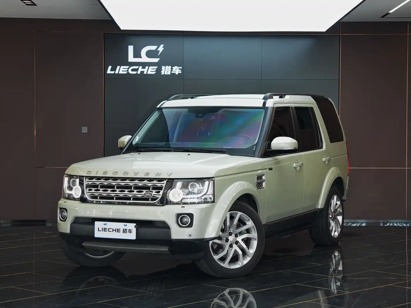 Land Rover Discovery 2014 3.0 SC V6 HSE Luxury