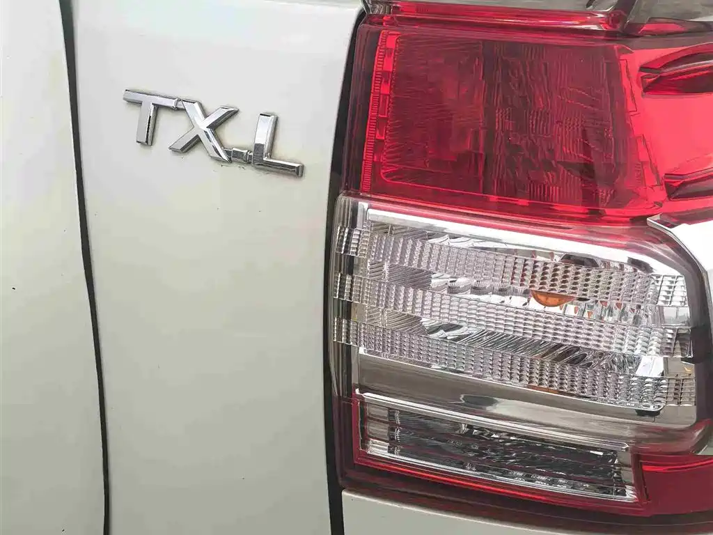 Toyota Prado (Import) 2015 2014 2.7L Automatic Luxury