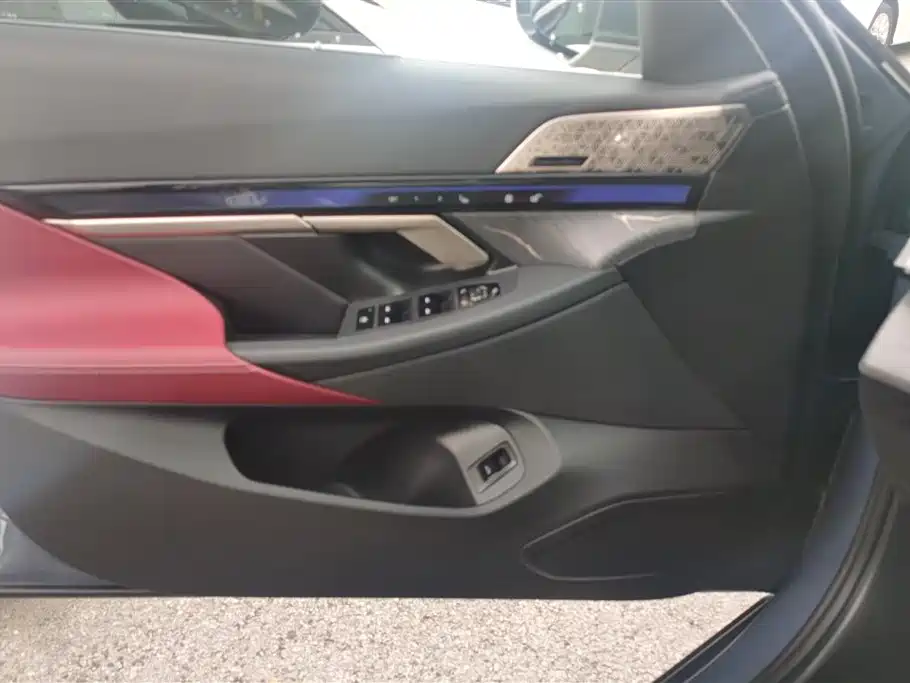 BMW i5 2024 eDrive 35L Premium Model M Sport Package фото 7
