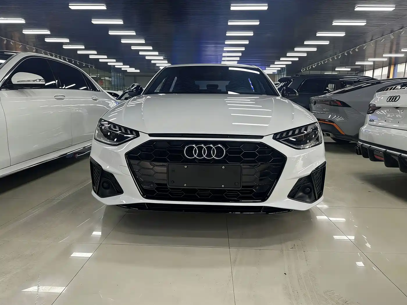 Audi A4L 2023 40 TFSI Luxury Sport фото 2