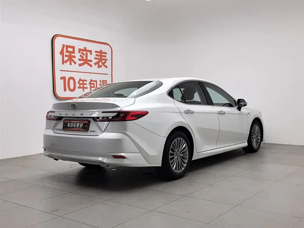 Toyota Camry 2024 Hybrid 2.0HGVP Luxury Edition фото 2
