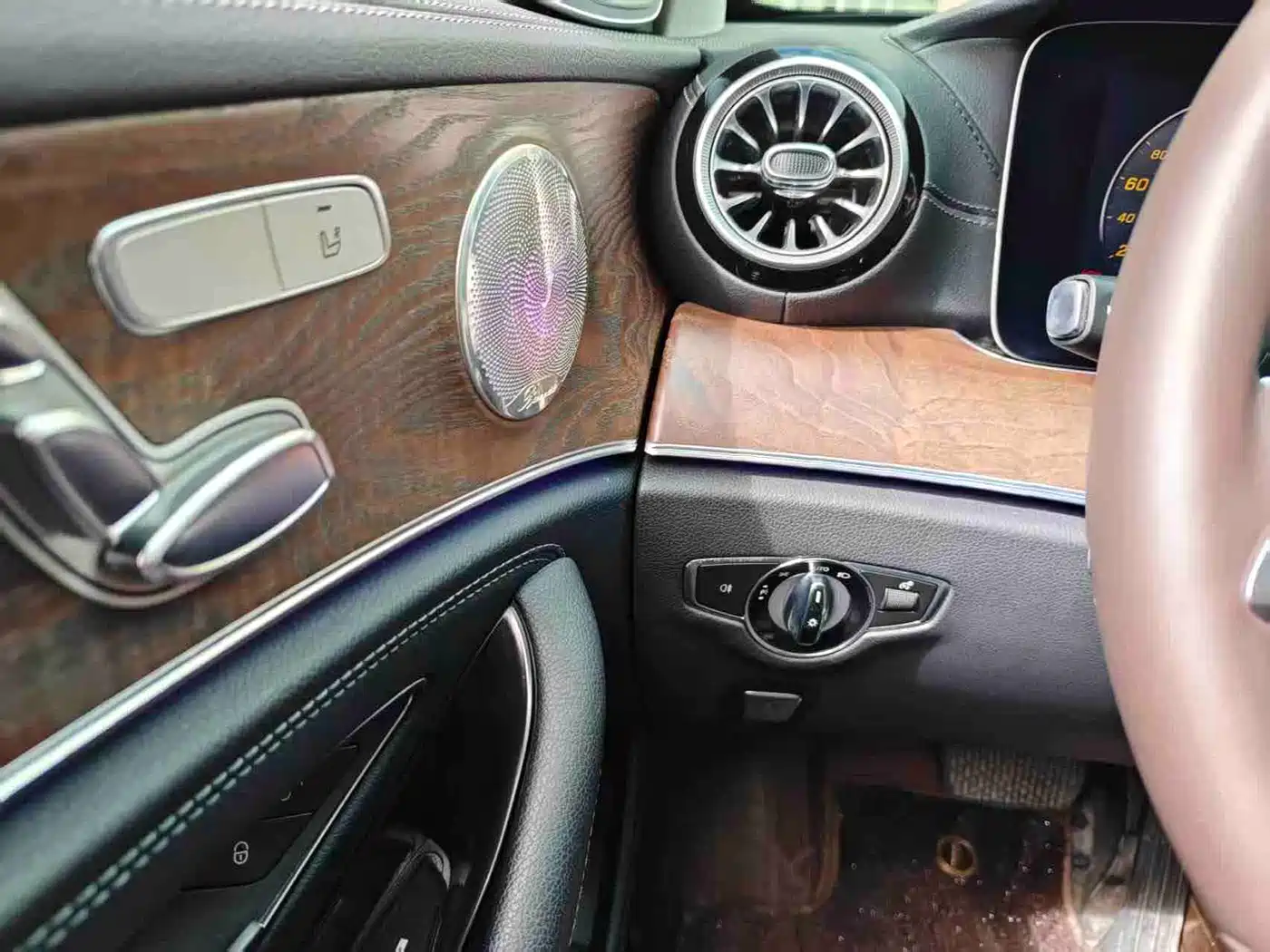 Mercedes-Benz E-Class 2016 E 200 L фото 19