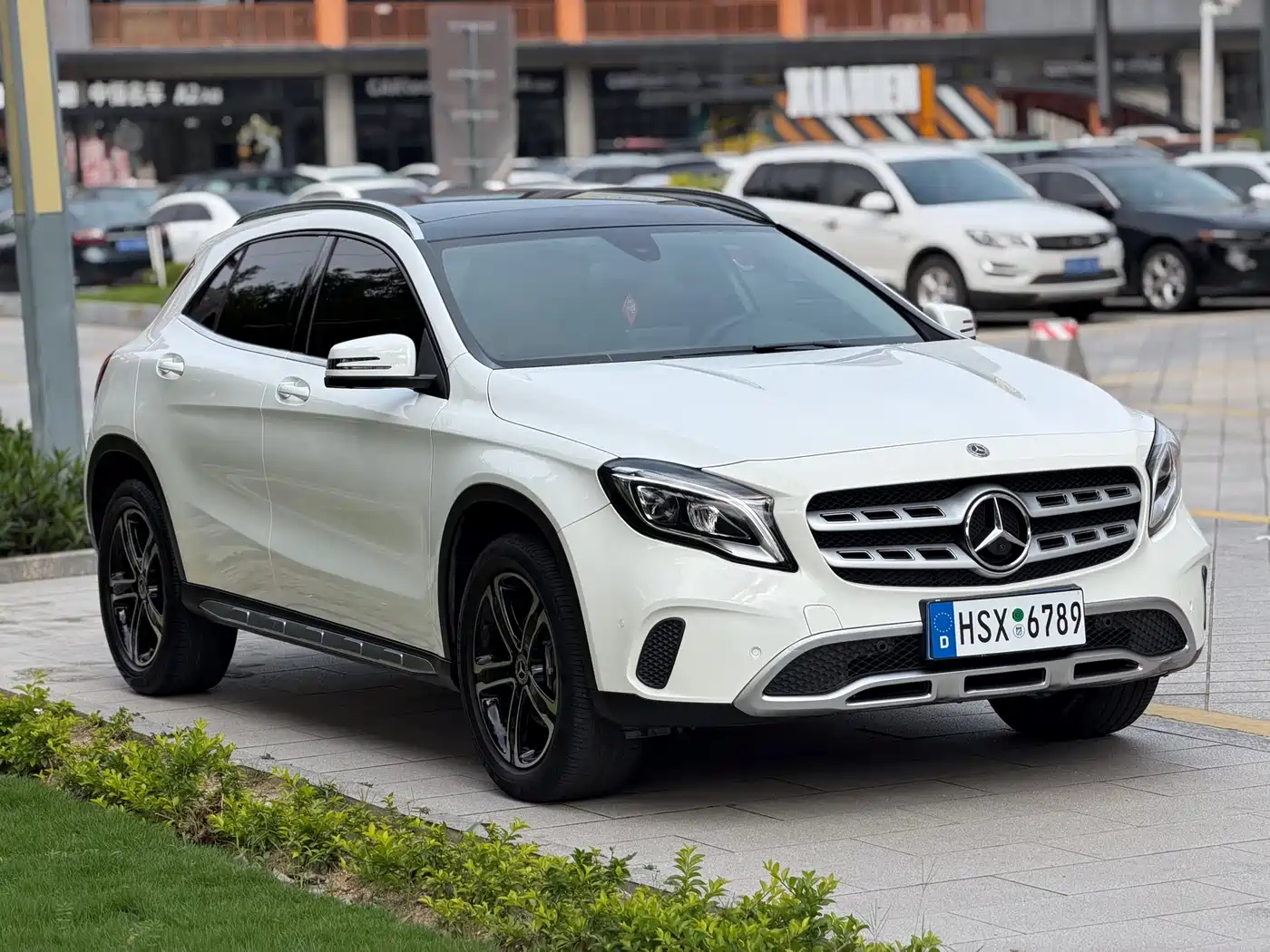 Mercedes-Benz GLA 2018 GLA 200 Fashion фото 2