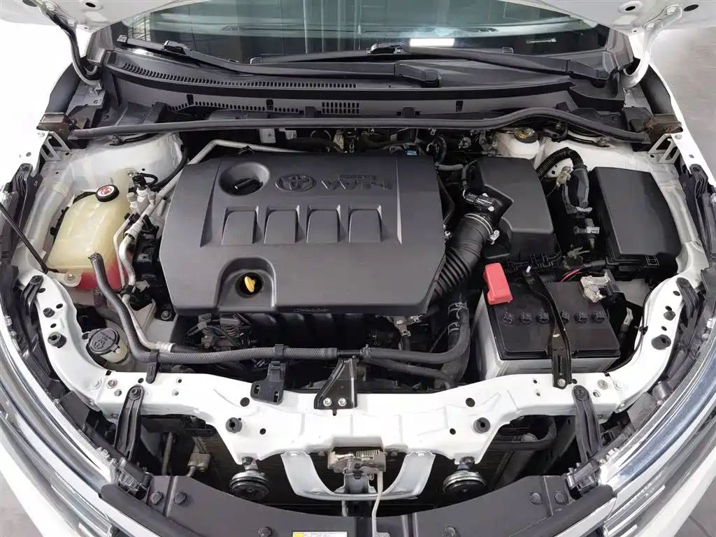 Toyota Corolla 2017 Facelift 1.6L S-CVT GL фото 6