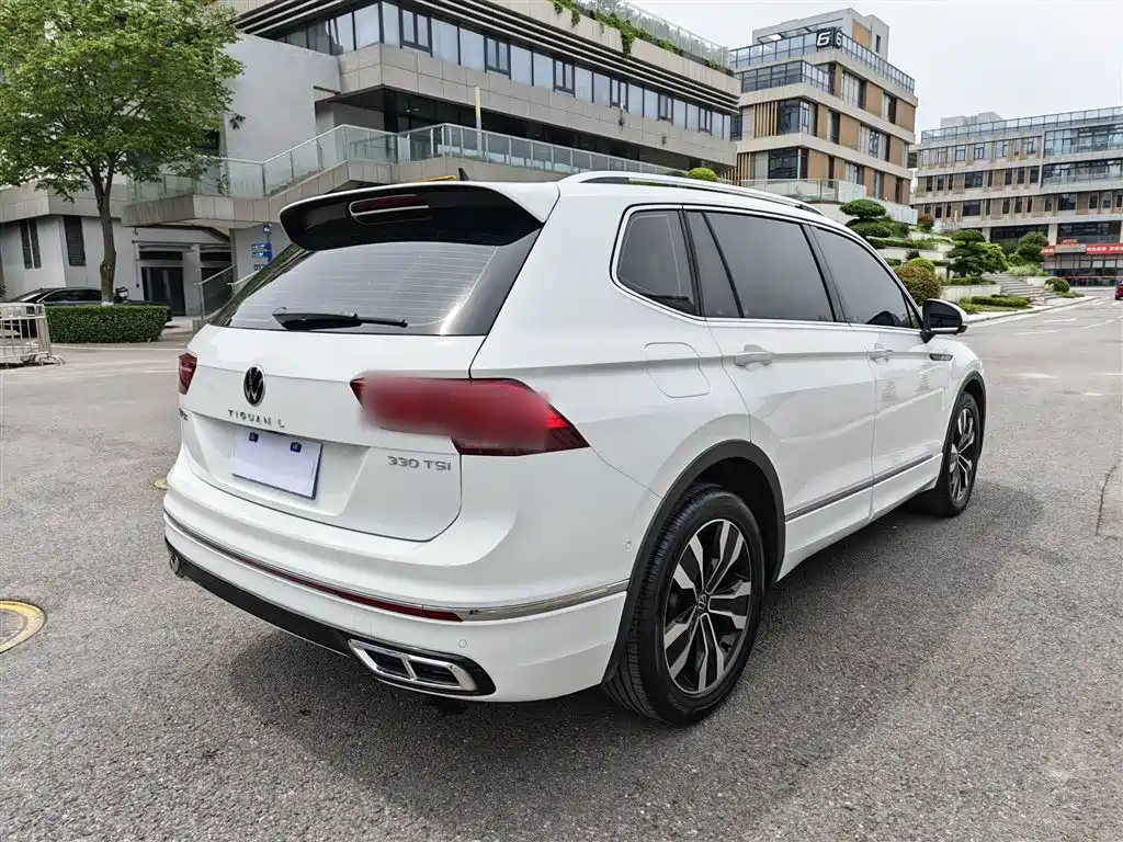 Volkswagen Tiguan L 2024 330TSI Automatic 2WD R-Line Premium Enjoyment Edition фото 12