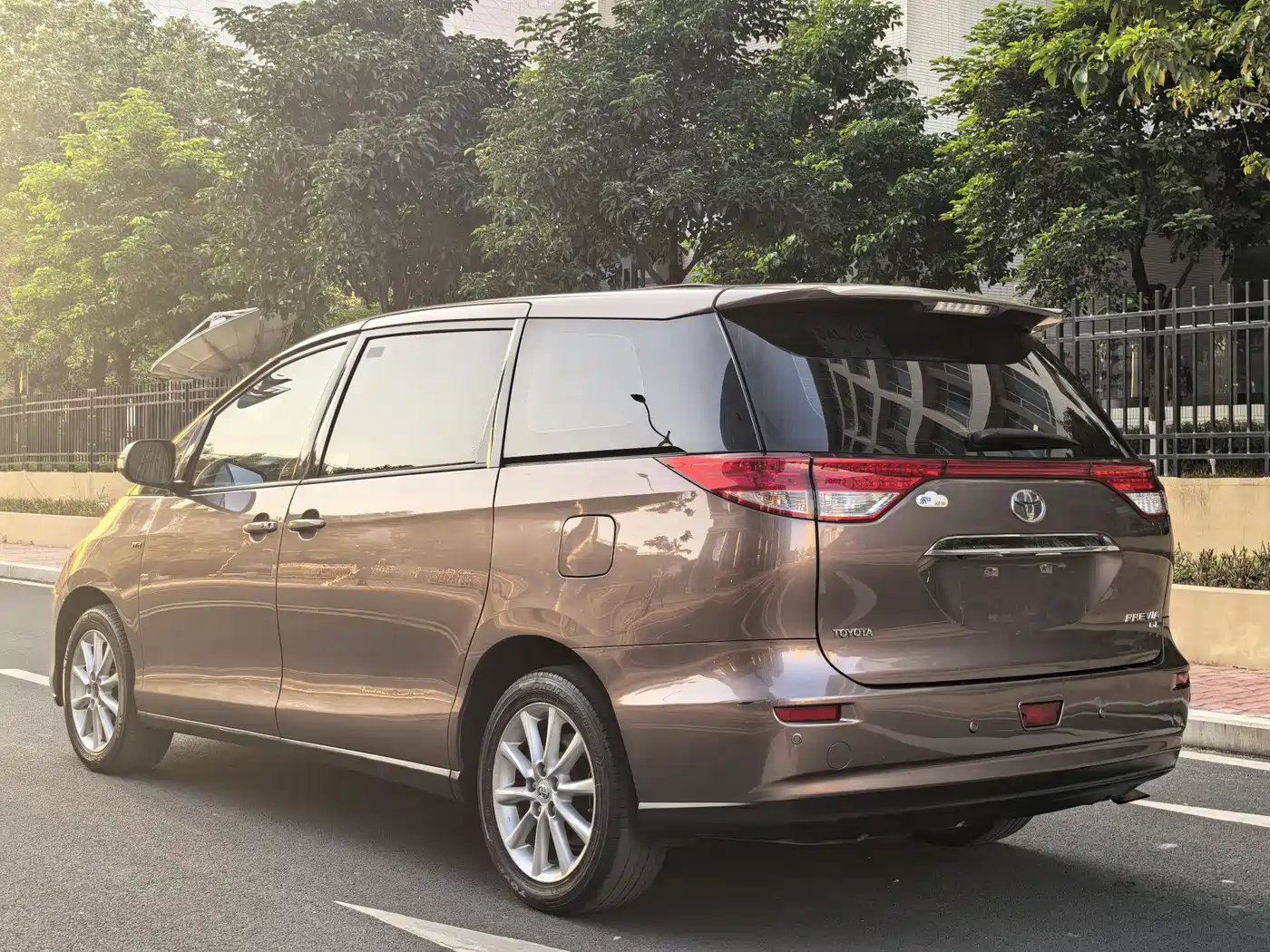 Toyota Previa 2012 2.4L 7-Seater Luxury Edition фото 6