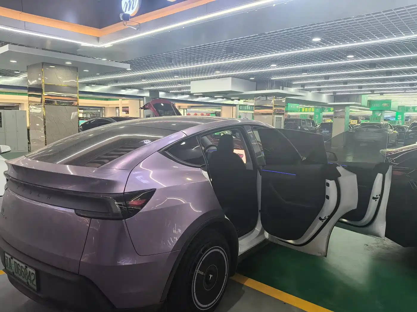 TESLA MODEL Y