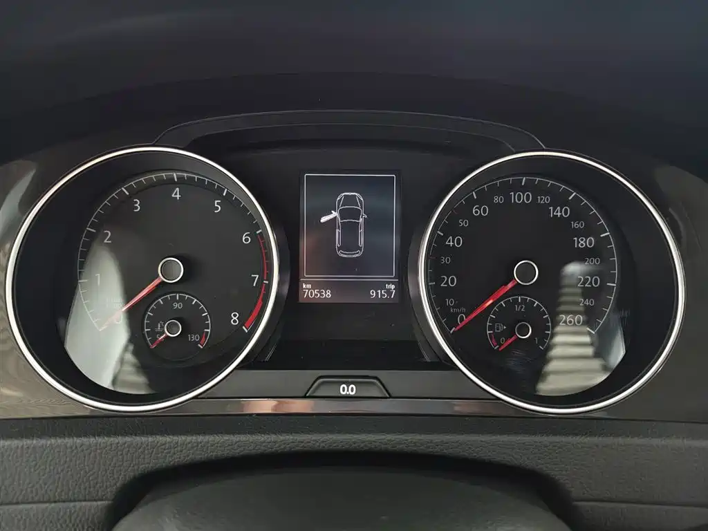 Volkswagen Golf 2017 230TSI Auto Luxury Millionth Anniversary Edition фото 8